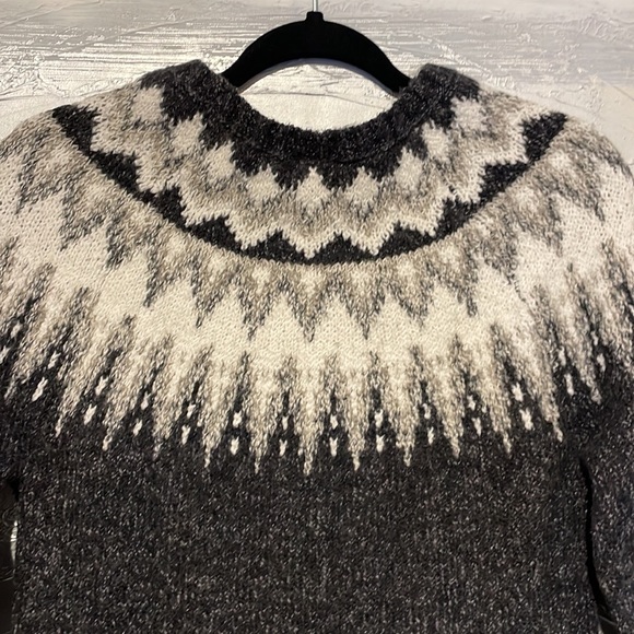 Wind River Sweater Size M Grey & White NWT - Picture 8 of 12